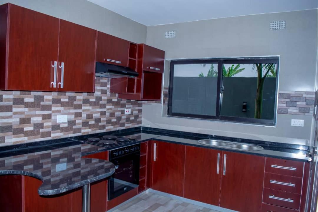 Royal Suites Apartments 루사카 외부 사진
