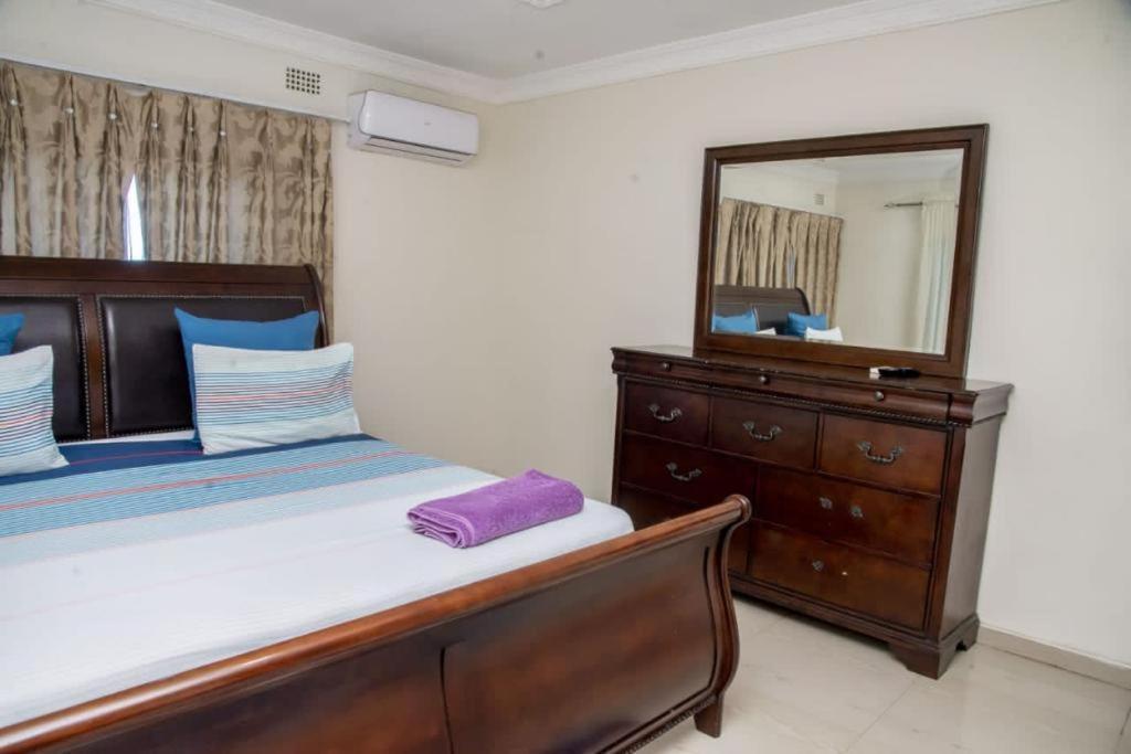 Royal Suites Apartments 루사카 외부 사진