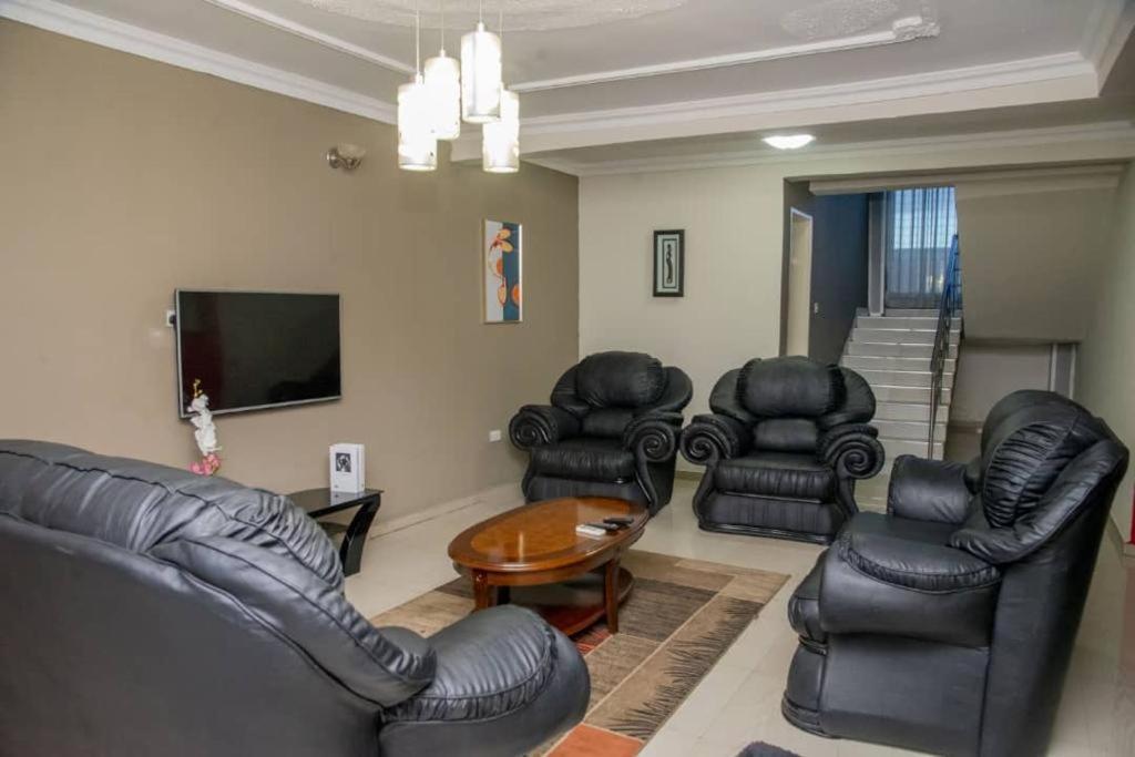 Royal Suites Apartments 루사카 외부 사진