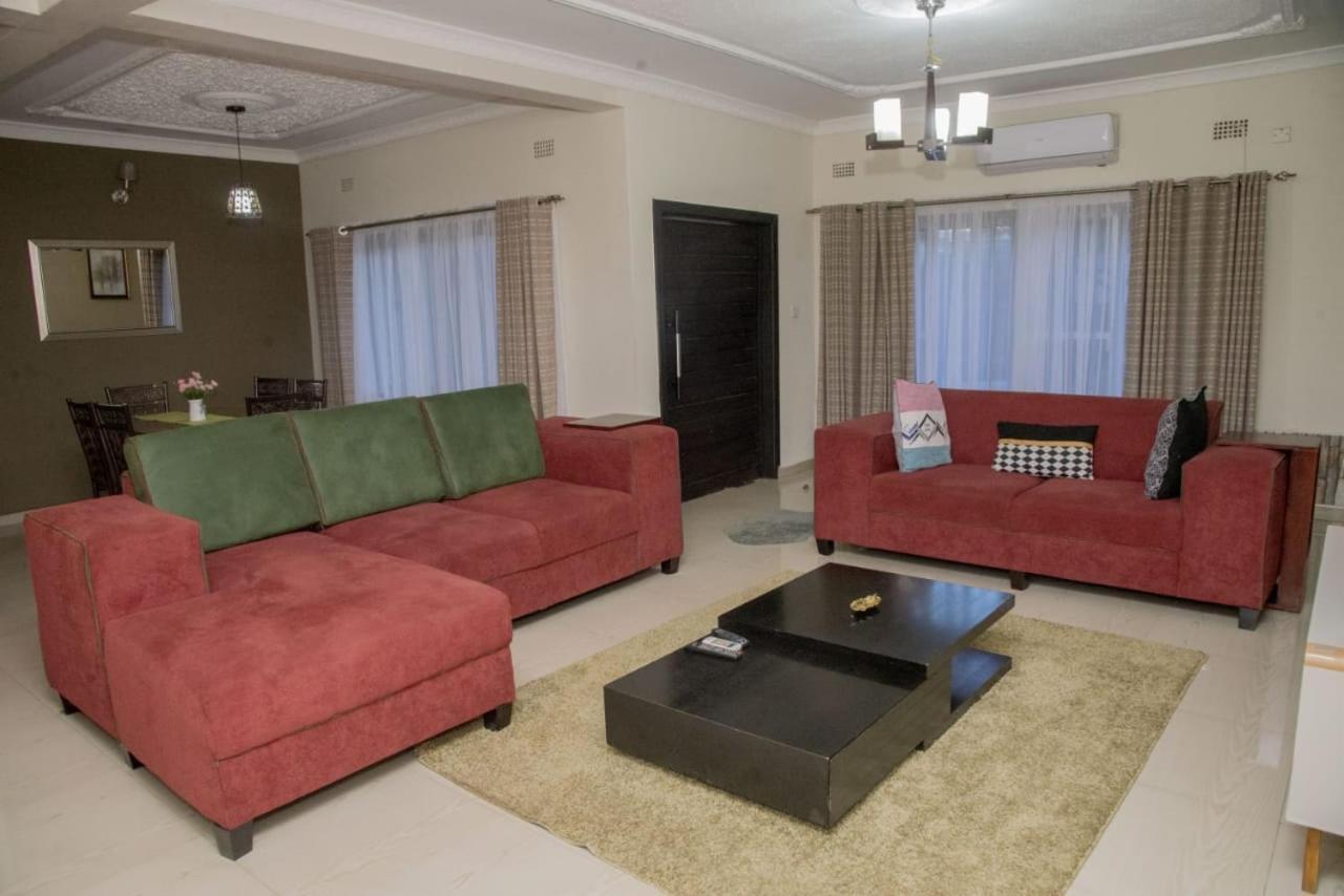 Royal Suites Apartments 루사카 외부 사진
