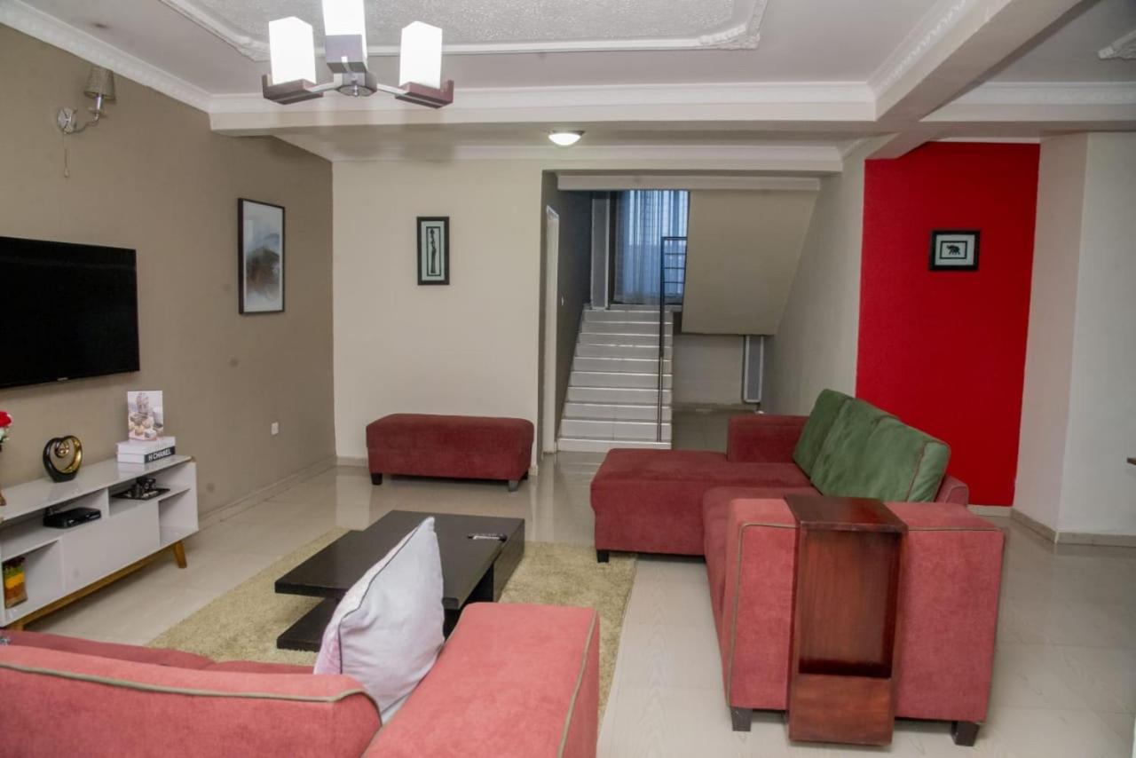 Royal Suites Apartments 루사카 외부 사진