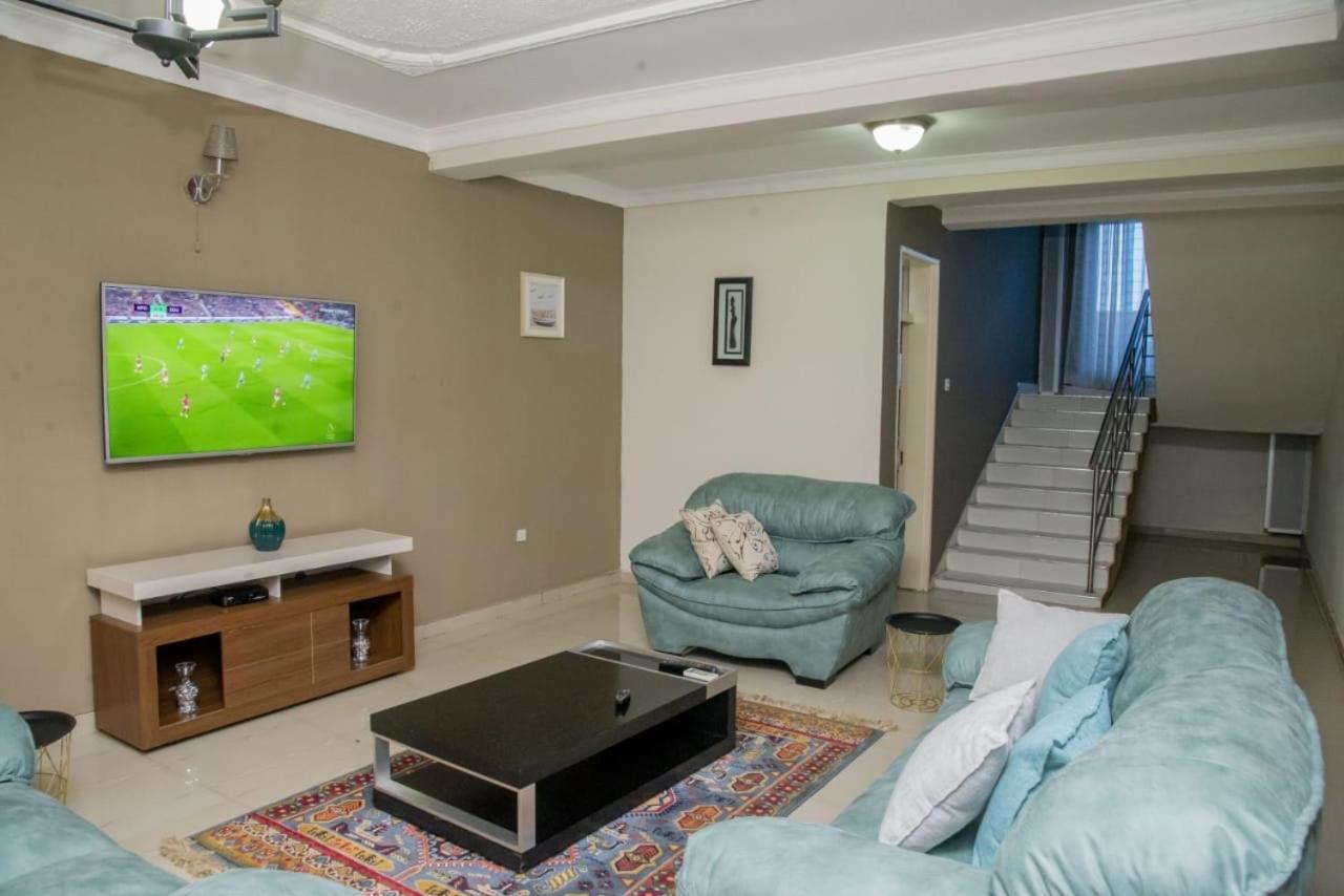 Royal Suites Apartments 루사카 외부 사진